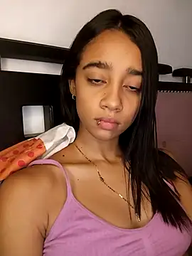 Zoe Sweett18 online show from 03.25.26