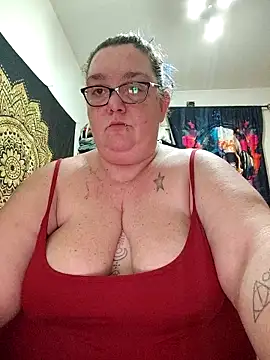 diosacurvy1984 online show from 03.26.26