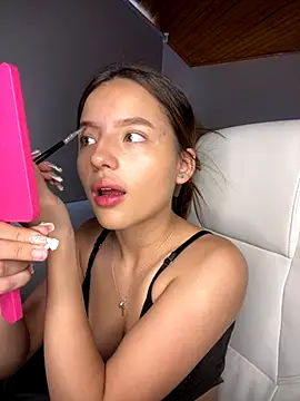 Sofia18 pinkk online show from 10.18.25