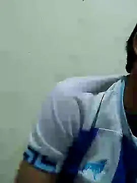 Snapshot of lukteu chatting on 01.21.25 lukteu online show from 01.21.25