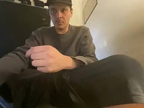 Snapshot of almighty_d chatting on 11.22.25 almighty d online show from 11.22.25