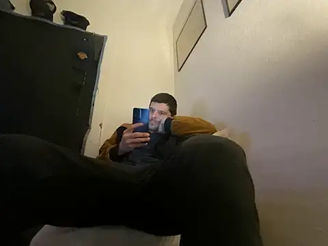 Snapshot of almighty_d chatting on 12.01.25 almighty d online show from 12.01.25