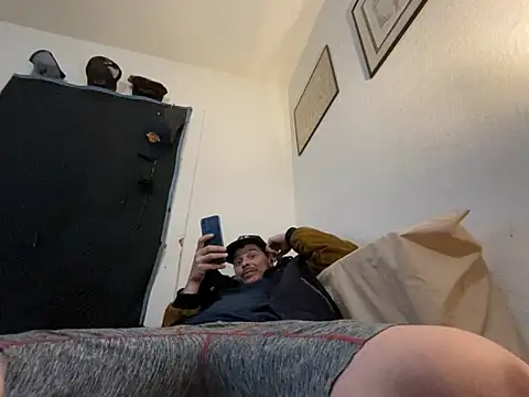 Snapshot of almighty_d chatting on 12.02.25 almighty d online show from 12.02.25