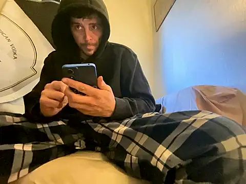 Snapshot of almighty_d chatting on 01.14.26 almighty d online show from 01.14.26