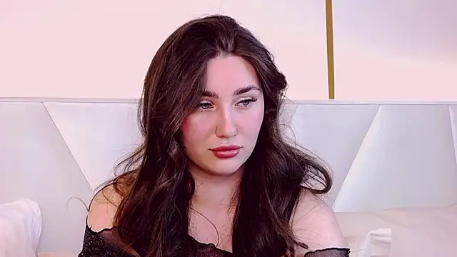 KiraBarlows online show from 03.06.25