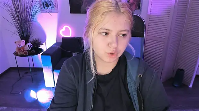 DiaAngell online show from 11.23.25