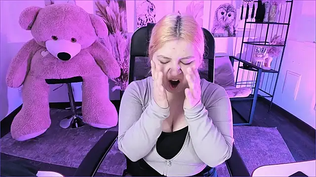 DiaAngell online show from 11.30.25