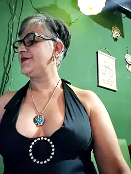 ilonna2025 online show from 10.15.25