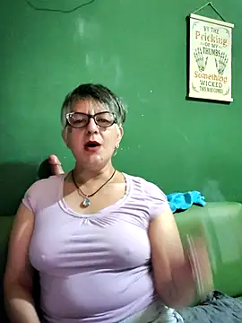 ilonna2025 online show from 10.25.25