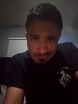 Burrrucecold00 online show from 02.14.25