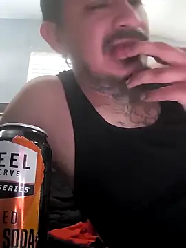 Burrrucecold00 online show from 02.23.25