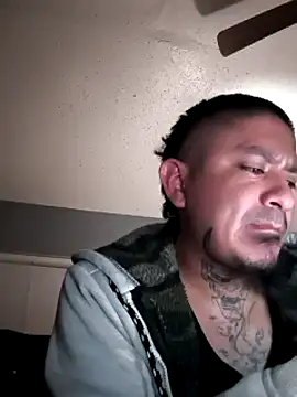 Burrrucecold00 online show from 02.25.25