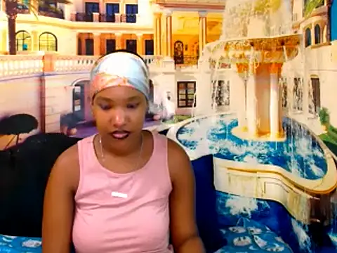 Snapshot of EroticSexyPrada chatting on 02.03.25 EroticSexyPrada online show from 02.03.25