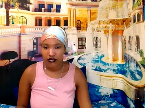 Snapshot of EroticSexyPrada chatting on 02.03.25 EroticSexyPrada online show from 02.03.25