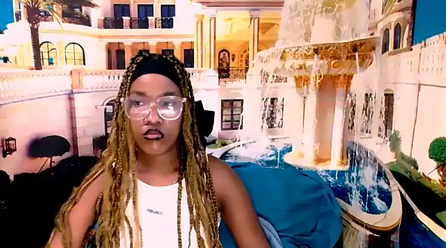 Snapshot of EroticSexyPrada chatting on 02.18.25 EroticSexyPrada online show from 02.18.25