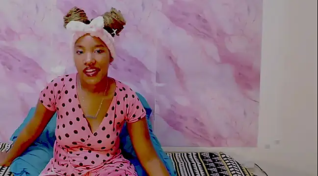 Snapshot of EroticSexyPrada chatting on 02.21.25 EroticSexyPrada online show from 02.21.25