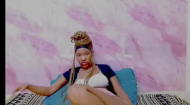 Snapshot of EroticSexyPrada chatting on 02.23.25 EroticSexyPrada online show from 02.23.25