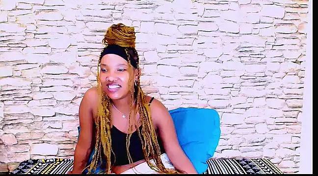 Snapshot of EroticSexyPrada chatting on 02.27.25 EroticSexyPrada online show from 02.27.25