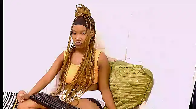 Snapshot of EroticSexyPrada chatting on 03.05.25 EroticSexyPrada online show from 03.05.25