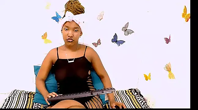 Snapshot of EroticSexyPrada chatting on 03.06.25 EroticSexyPrada online show from 03.06.25