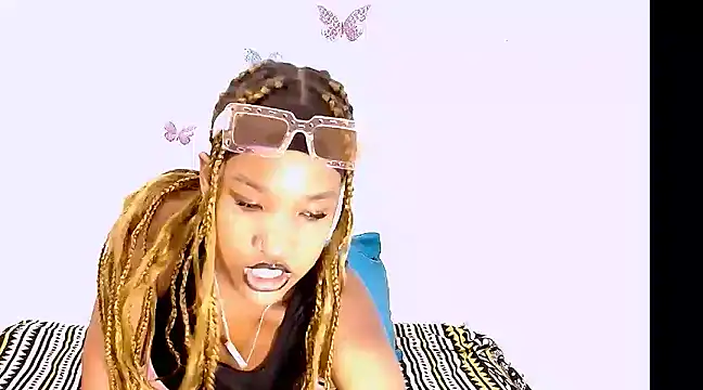 Snapshot of EroticSexyPrada chatting on 03.10.25 EroticSexyPrada online show from 03.10.25