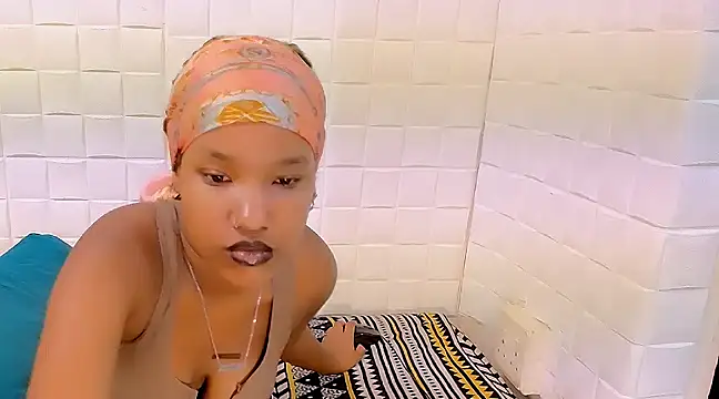 Snapshot of EroticSexyPrada chatting on 03.14.25 EroticSexyPrada online show from 03.14.25