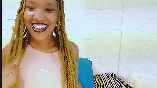 Snapshot of EroticSexyPrada chatting on 03.17.25 EroticSexyPrada online show from 03.17.25