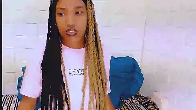 Snapshot of EroticSexyPrada chatting on 03.19.25 EroticSexyPrada online show from 03.19.25