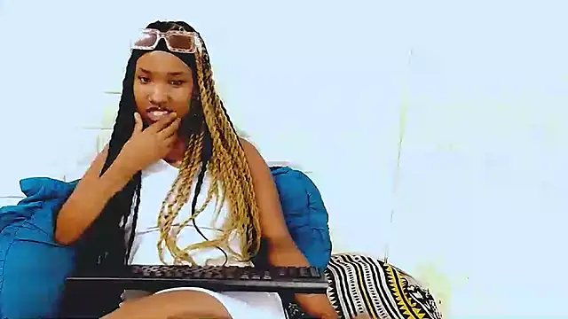 Snapshot of EroticSexyPrada chatting on 03.22.25 EroticSexyPrada online show from 03.22.25