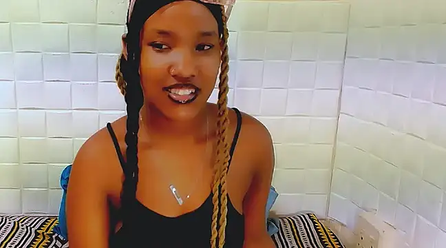 Snapshot of EroticSexyPrada chatting on 03.22.25 EroticSexyPrada online show from 03.22.25