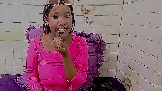 Snapshot of EroticSexyPrada chatting on 02.21.26 EroticSexyPrada online show from 02.21.26