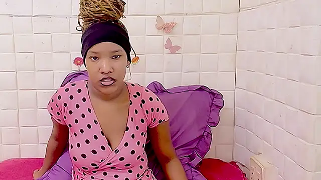 Snapshot of EroticSexyPrada chatting on 02.28.26 EroticSexyPrada online show from 02.28.26