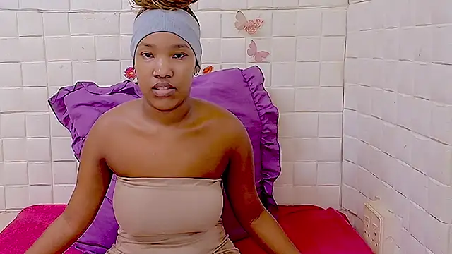 Snapshot of EroticSexyPrada chatting on 03.02.26 EroticSexyPrada online show from 03.02.26