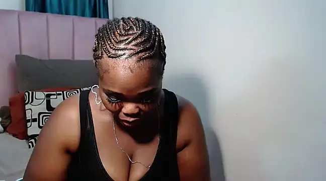 Snapshot of Hazel-nutt chatting on 03.18.25 Hazel-nutt online show from 03.18.25