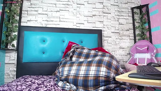 Pink 19 online show from 03.10.26