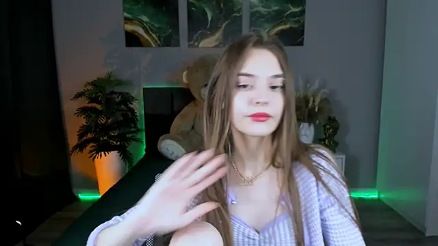 Snapshot of RayWillliams chatting on 02.05.25 RayWillliams online show from 02.05.25