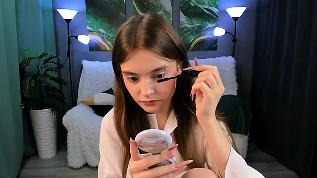 Snapshot of RayWillliams chatting on 09.30.25 RayWillliams online show from 09.30.25