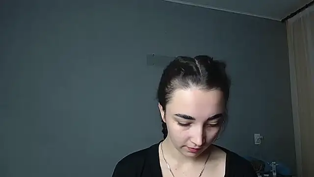 Eva Gloryy online show from 12.03.25