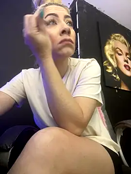 viktoria davis  online show from 10.31.25