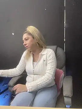 viktoria davis  online show from 02.08.26