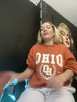 viktoria davis  online show from 03.04.26