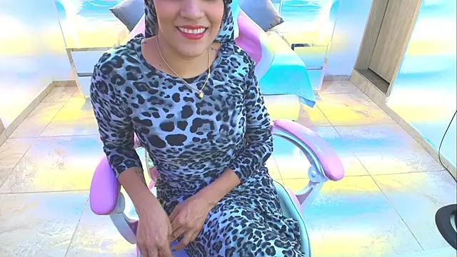 Zulema hamdi online show from 02.20.25