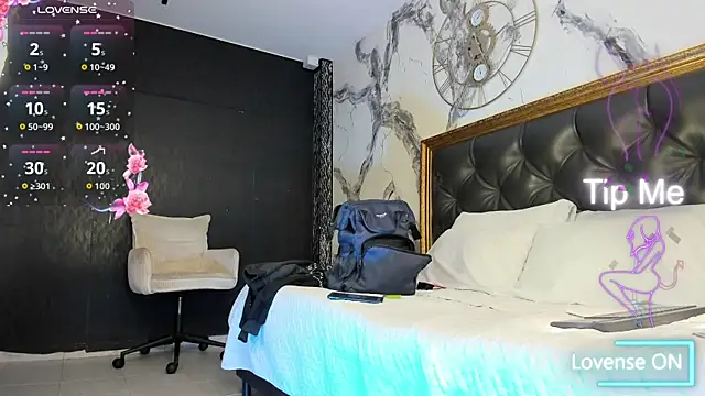 DalayMoore online show from 02.04.26