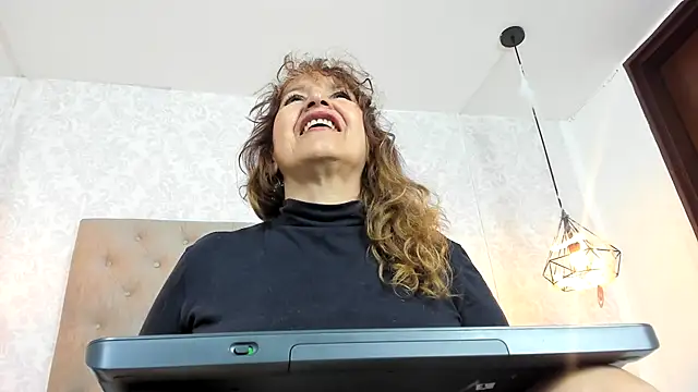 Dayana  Ospina online show from 10.22.25