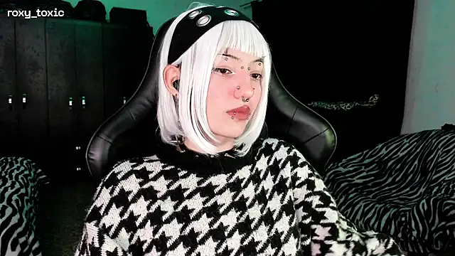 roxy toxic online show from 11.19.25