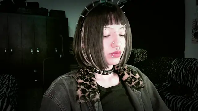 Snapshot of roxy_toxic chatting on 05.11.26 roxy toxic online show from 05.11.26