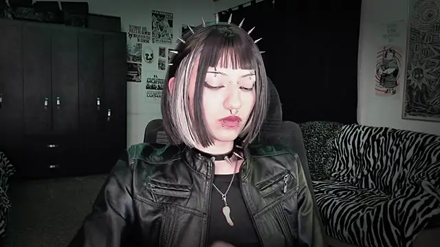 Snapshot of roxy_toxic chatting on 06.11.26 roxy toxic online show from 06.11.26