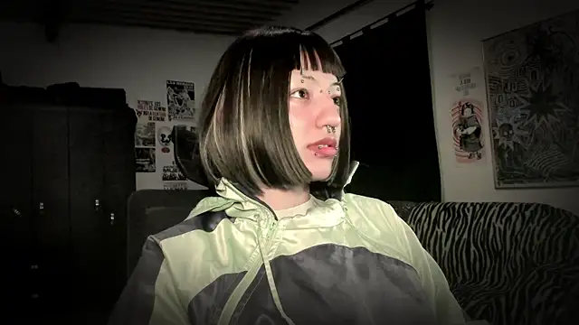 Snapshot of roxy_toxic chatting on 07.30.26 roxy toxic online show from 07.30.26