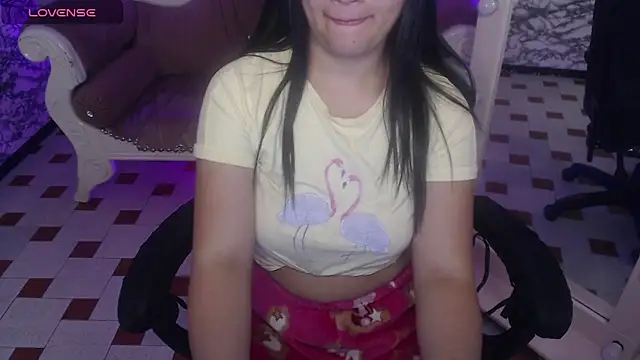 Skye Little v online show from 03.07.25