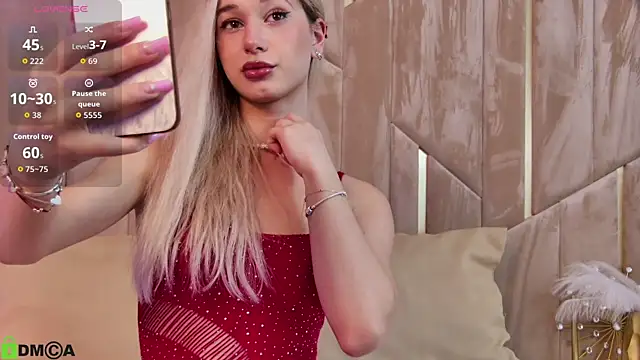 Snapshot of MaeveDream chatting on 03.03.26 MaeveDream online show from 03.03.26